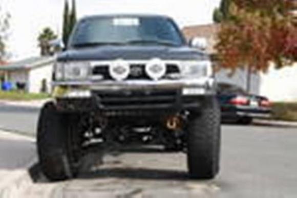 6" bracket lift 2"body lift 1.5"BJ lift dual shock hoops dual fox shocks 35x12.50x15 Love the ride!!!