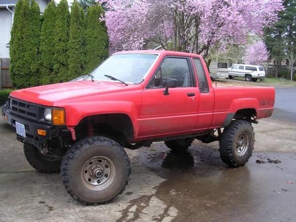 chevota as of 3-28-09, future mods include-custom track bar, rear jump seats, and custom front bumper with 6in Kc's