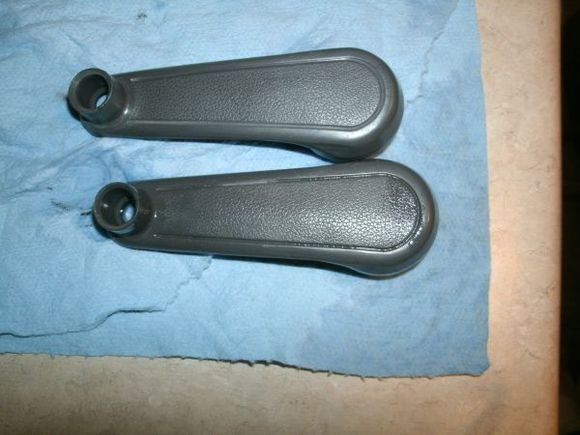 600xInterior refurb window handle clean dirty sidebyside2