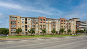 4000 Hulen Urban Apartment Homes - Fort Worth, TX
