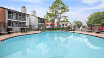 Hillcrest Village Apartments - Alvin, TX