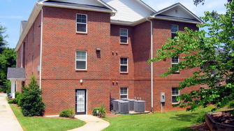 Hodgins Retreat Apartments - Greensboro, NC