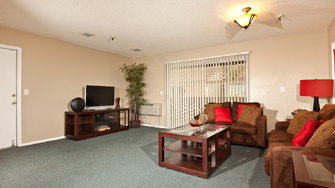 Town & Country Apartments - Brea, CA