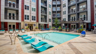 Circa Uptown Apartments - Charlotte, NC