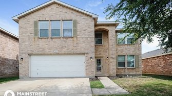 3913 Foxhound Lane - Fort Worth, TX