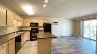 Minot Place Rowhomes - Minot, ND