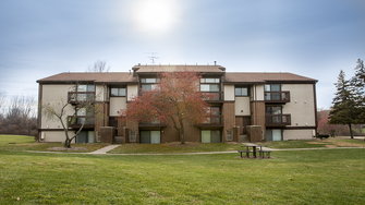 Burton's Landing Apartments - Grand Rapids, MI