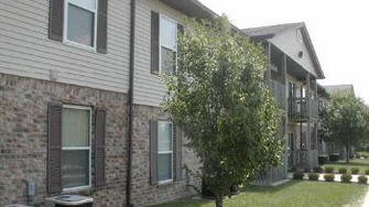 Pinewood Place Apartments - O'Fallon, MO