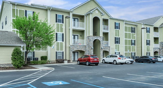 WELCOME TO YOUR NEW HOME AT MONARCH APARTMENTS IN CHATTANOOGA, TENNESSEE