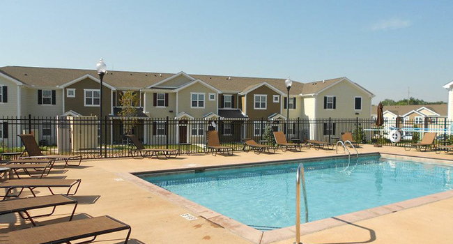 Springs at Bettendorf Apartments - Bettendorf IA
