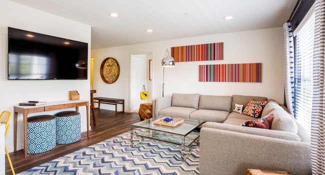 The Residences at Stevens Pond - 67 Reviews | Saugus, MA Apartments for