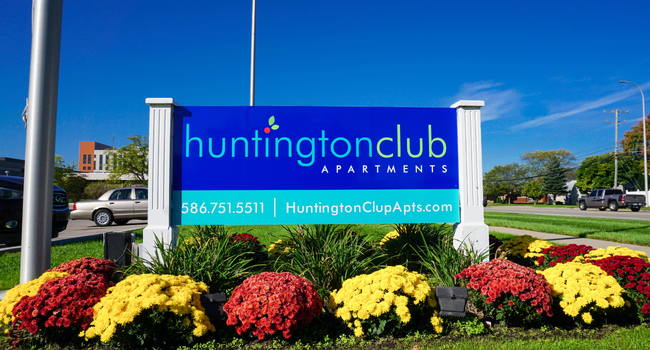Huntington Club Apartments - Warren MI