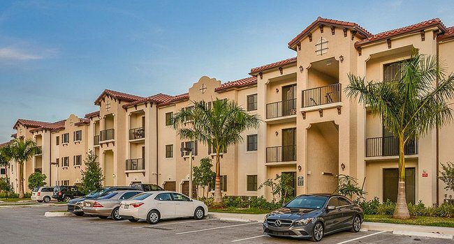 Celebration Pointe - 23 Reviews | Margate, FL Apartments for Rent