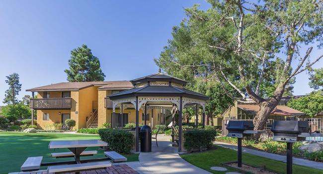 Pinecreek Village Apartments - 40 Reviews | Costa Mesa, CA Apartments