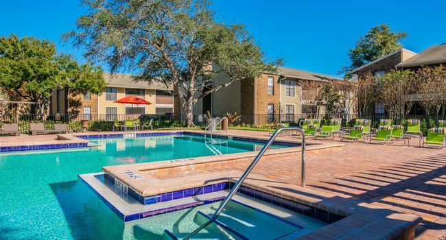 Legend Oaks Apartments - 151 Reviews | Tampa, FL Apartments for Rent