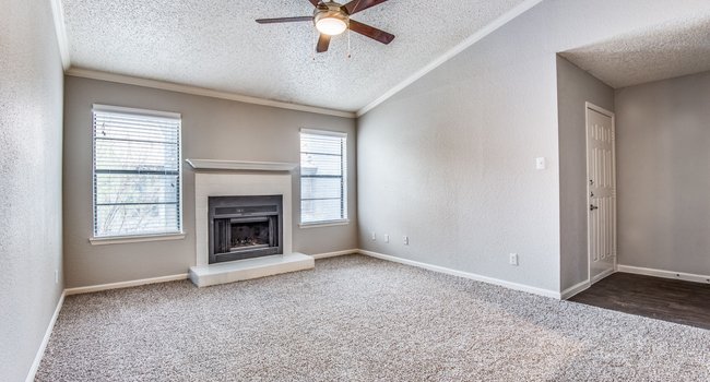 Oak Creek Apartment Homes - 179 Reviews | Bedford, TX ...