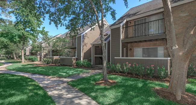 Woodland Hills Village Apartments - Kingwood TX