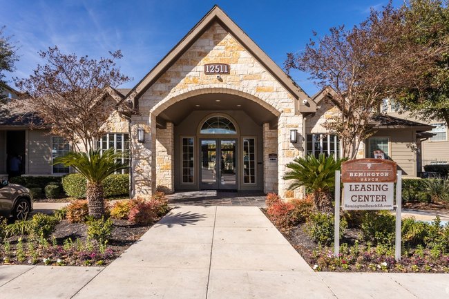 Remington Ranch Apartments - 81 Reviews | San Antonio, TX Apartments