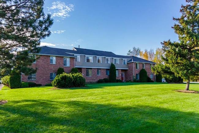 Waverlywoods Apartments and Townhomes - 50 Reviews | Webster, NY