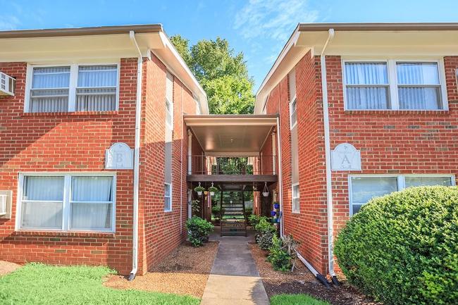 Poplar Village Apartments - 40 Reviews | Murfreesboro, TN Apartments