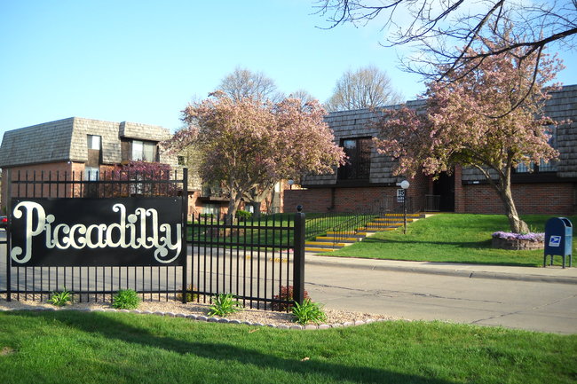 Piccadilly Square Apartments - 7 Reviews | Grand Island, NE Apartments